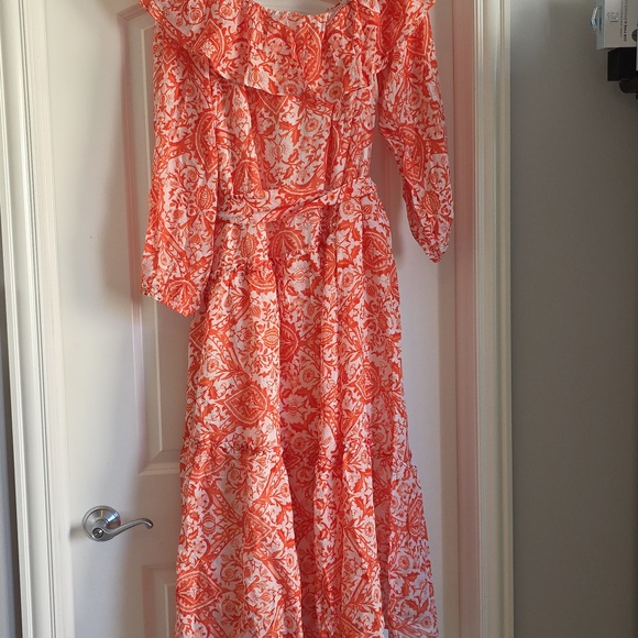 NWT Easel Medium Orange & White Paisley Off-Shoulder Ruffle Maxi Dress - Picture 5 of 8